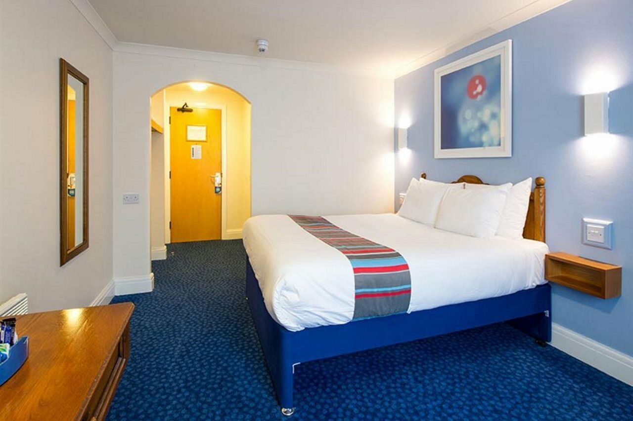 แทรเวลลอดจ์ เชสเตอร์-เลอ-สตรีท Hotel Plawsworth ภายนอก รูปภาพ